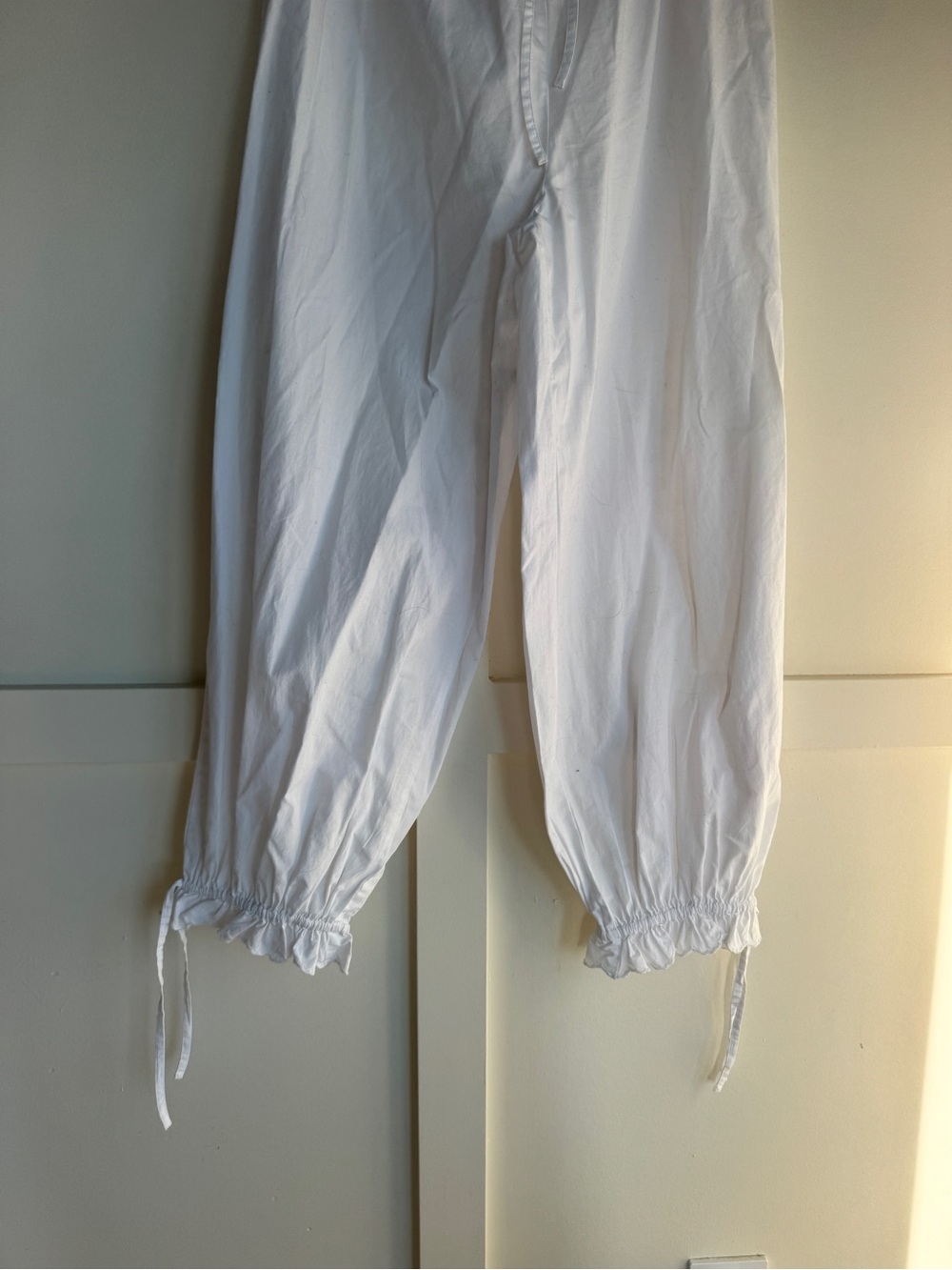 Wilfred White Casual Drawstring Hem Cotton Pants - Picture 2 of 6